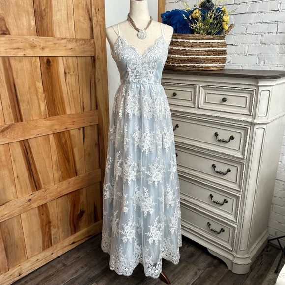 TLC Say Yes to the Prom! Lace Overlay Dress floral Satin blue Size S Pre-loved - Picture 2 of 16